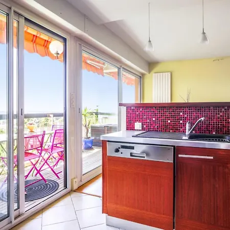 Sunny Flat With Balcony And View Over The Sea In *