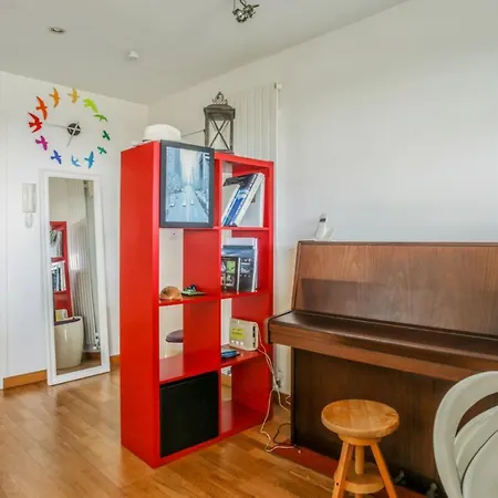 Apartment Sunny Flat With Balcony And View Over The Sea In